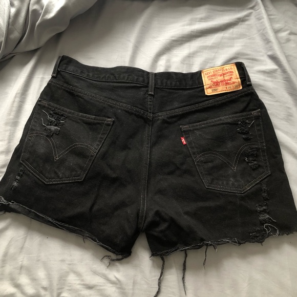 Levi’s distressed jean shorts - Picture 2 of 4